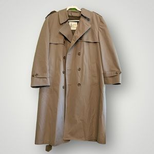 London Fog Trench Coat , Thinsulate Removable Layer. EUC Men’s 44 Reg